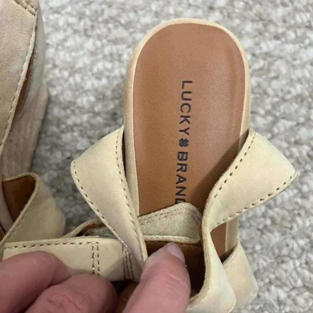 Lucky Brand  Mendona Espadrille Wedge Sandal heels size 7 cream tan